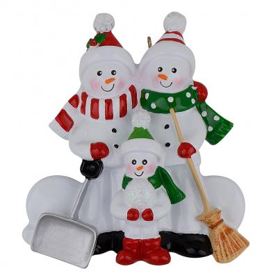 Sweeping Snowman Family of 3	